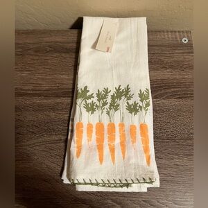 Target Bullseye Kitchen Dish Towels Carrots Plaid Easter Spring NWT